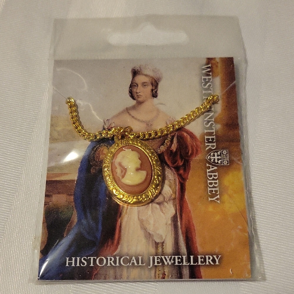 Intricate Gold Antique-Style Necklace